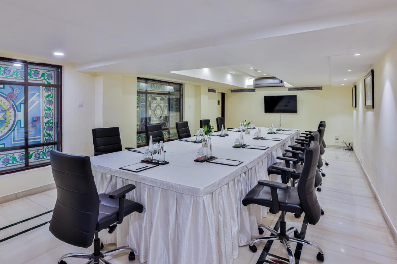 Taj Ganges Waranasi Zewnętrze zdjęcie Meeting room at the hotel