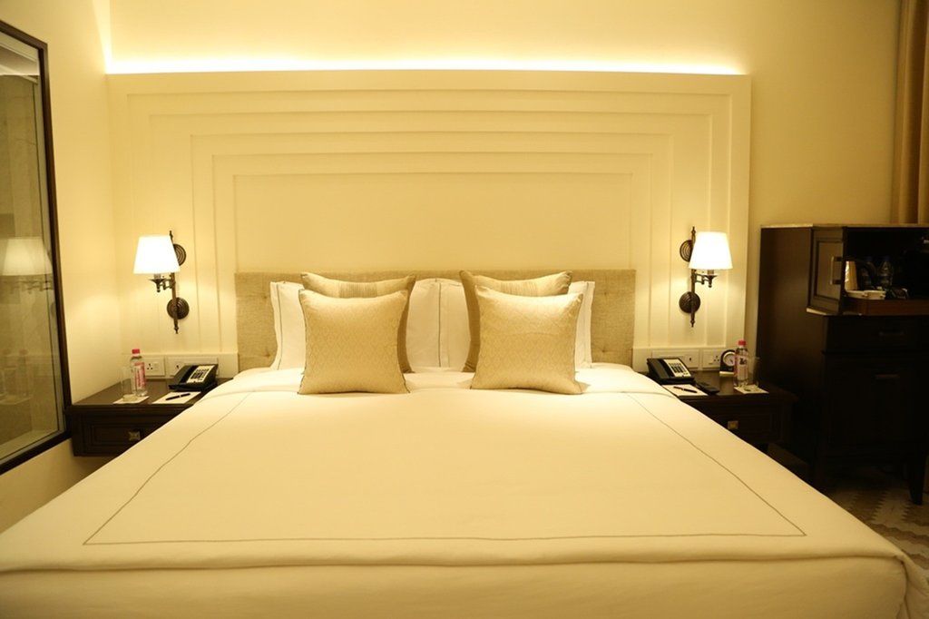 Taj Ganges Waranasi Zewnętrze zdjęcie A bedroom at the Taj Mahal Palace
